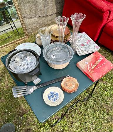 Venta de patio multi-familiar ?️ (Vandergrift)63882391841921121