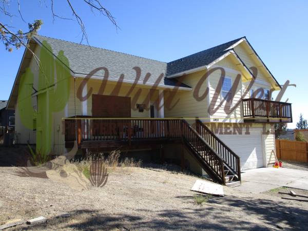 11452 NW King Ave. - Split Level Home in Ochoco West - Avail. Now! 1