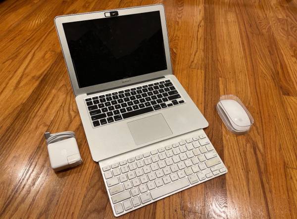 2011 13” macbook air with magic keyboard and mouse 1
