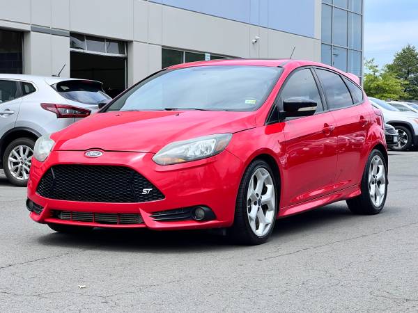 Focus ST 4 puertas 2013, 2.0L I4 turboalimentado - $8,999 (CHANTILLY)63616545072003120