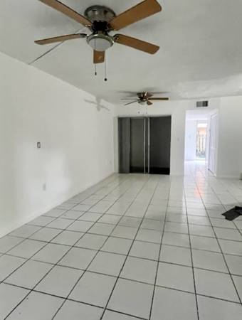 $2,800 / 3br - 1320ft2 - Recién pintado 3/2.5 + habitación para invitados, SIN HOA, patio privado (davie)63825138625155120