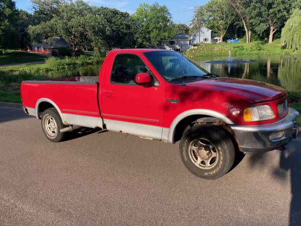 1997 Ford F150 4X4 cabina sencilla, cama de 8', $1.250 (Burnsville)63481148359171123