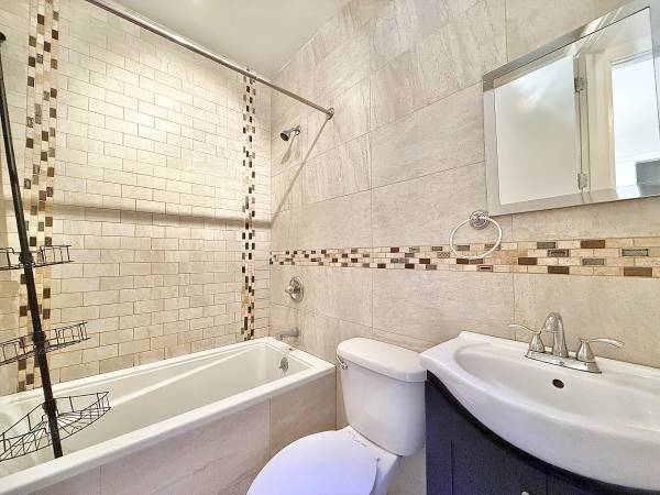 $1,050 / 4br - 4 Bed 2 Bath (Bushwick)63930271672707121