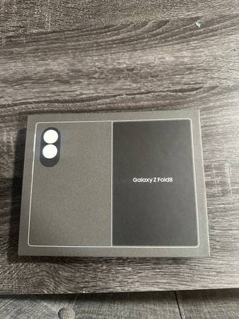 Galaxy fold8 1