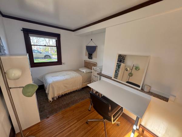 $1,850 / 1br - Berkeley Northside Room 1 block from Campus (berkeley)63879904775555123