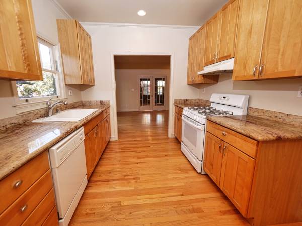 $4,800 / 3br - 1400ft2 - 4471 Pleasant Valley Ct Beautiful 3br 2ba Craftsman (oakland piedmont / montclair)63622930802051124
