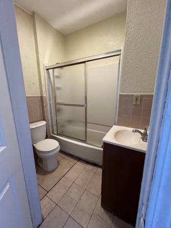 $2,000 / 2br - 800ft2 - $2,000 / 2br - 800ft 2 - Spacious 2 Bdrm Lawrence Apart (Lawrence)63863244992259121