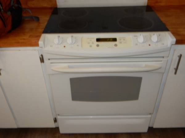 $289,500 / 3br - Casa en Clearlake CA 3 habitaciones 2 baños. 1560 pies cuadrados (condado de Lake)64141643462275122