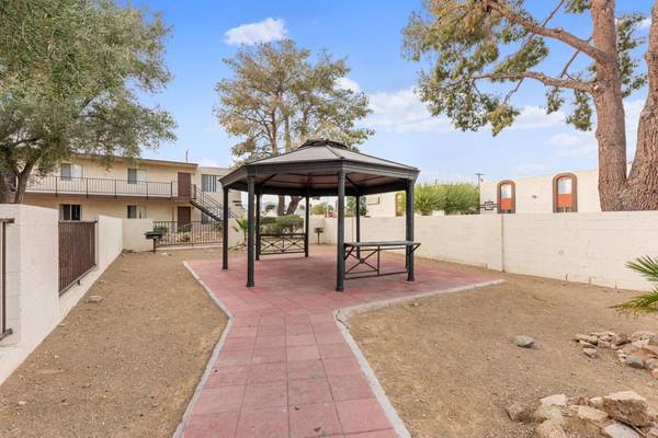 $1,170 / 2br - Mudece HOY!! Su nuebo Hogar!! PRIMER MES GRATIZ!!! ~*~*~*~**~* (Las Vegas)63907026055298120