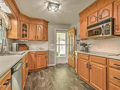 $850 / 2br - 402 Stuffle St, Kingsport, TN64024657241475122