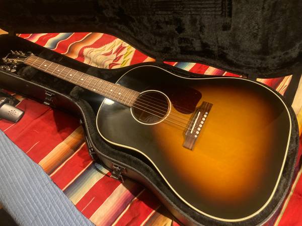 Wanted old guitars. Cash paid 1