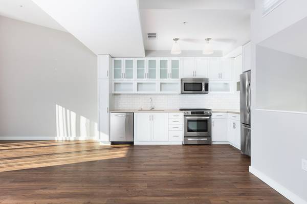 $4,025 / 2br - 1037ft2 - Leasing Offer 1- Month Free! Schedule a tour today. (corte madera)63851970869635121