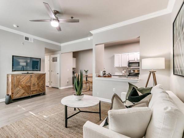 $1,269 / 2br - 908ft2 - 9ft. Vaulted Ceilings, Community Center, Fitness Center63806193904001123