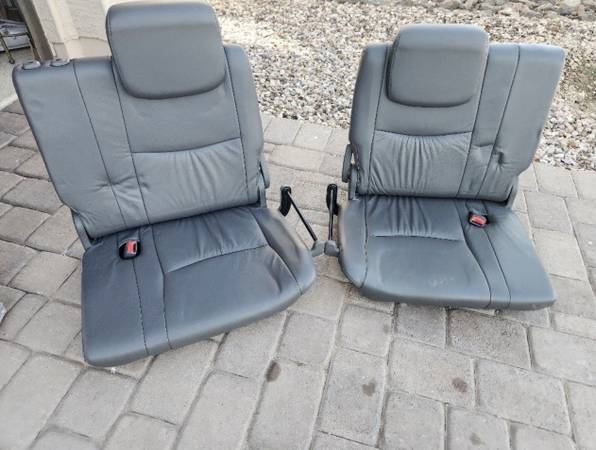 2007 Lexus GX jump seats grey leather 1