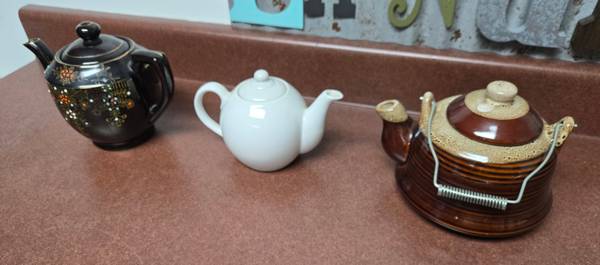 Teapots - $20 (Sioux Falls)63471124250371121