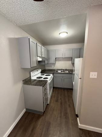 $1,300 / 2br - 850ft2 - 2 Dormitorios Disponibles Ahora - ¡Listo para Mudarse! Unidad Disponible en Planta Baja (Colorado Springs)63687067371651123