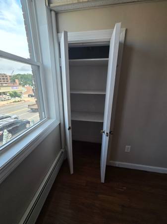 $375 / 275ft2 - Nice 1 room office space facing Main Street (Nashua)63932055690499124