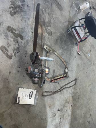 Cadena de motosierra antigua de los años 50 con barra curva !! - $850 (Loganville)63470457396099120