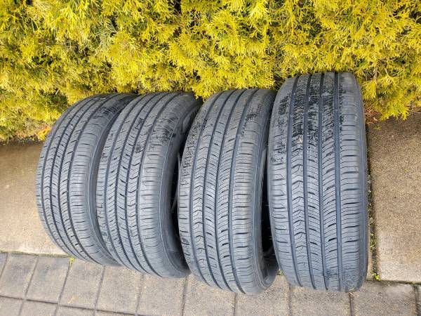 Brand new set of 4 , Hankook tires size 215/60 r15    215/60r15 1