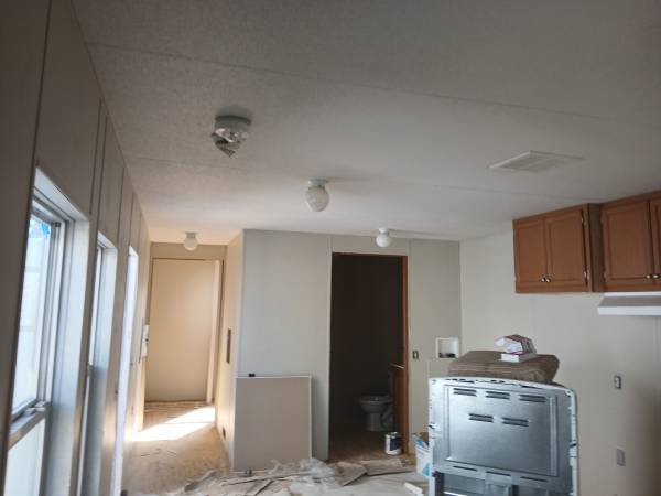 $25,900 / 2br - 406ft2 - 2009 12x34 mobile homepark model 2bd 1lrg bth (florence)64287821439617121