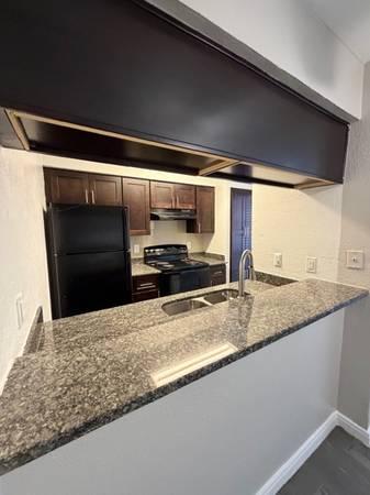 2 bed 2 bath w/Den- $1,985! 1