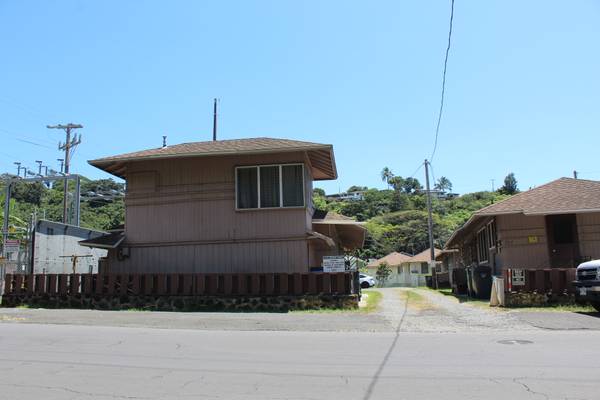 Renovated (in 2022)  2/1 cottage across park in Pauoa Valley 1