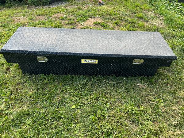 Pickup truck bed utility box 1