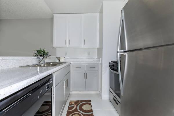 2 bedroom, Assigned Parking, Package Acceptance 1