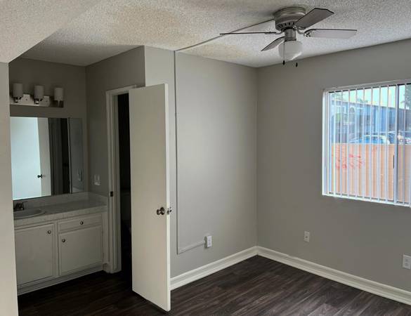 $2,050 / 1br - Central AC and Downtown El Cajon Events in our Quiet One Bed Unit (Peach Avenue / El Cajon)63998457675778121