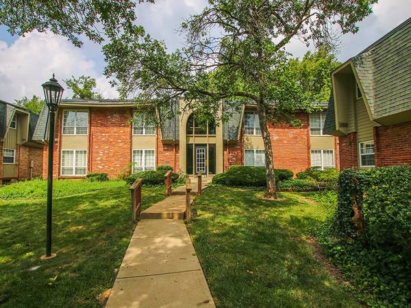 1 Large Closets, Window Coverings, Cable Ready 1