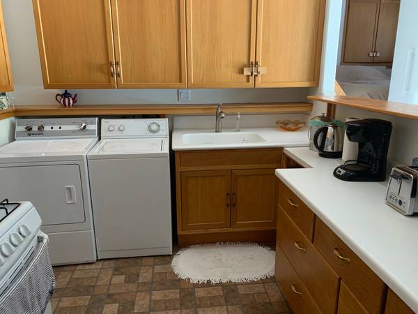 $1,950 / 1br - 800ft2 - One bedroom, one bath apartment/ duplex, private, quiet neighborhood (simi valley)63800496827907122