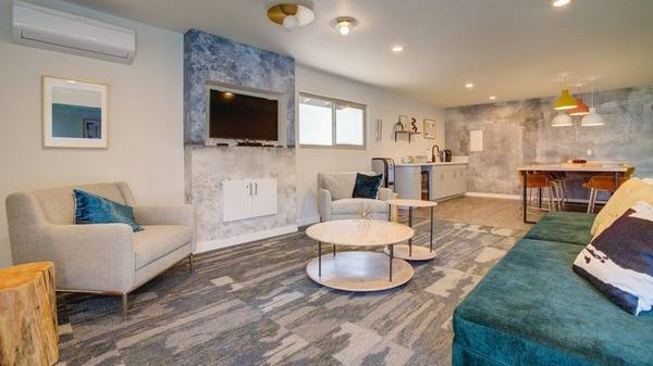 $2,040 / 2br - 885ft2 - 🏠 2x1 w/ All the Extras – 2 Weeks Free! (fairfield / vacaville)63880133007361122