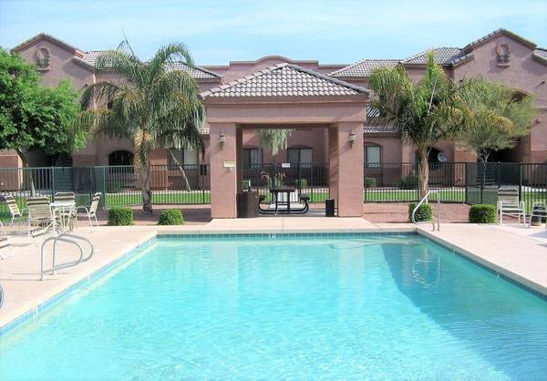 $1,160 / 2br - 880ft2 - Extra Storage, Basketball Court, Fully Equipped Kitchens (Surprise)64024990261633121