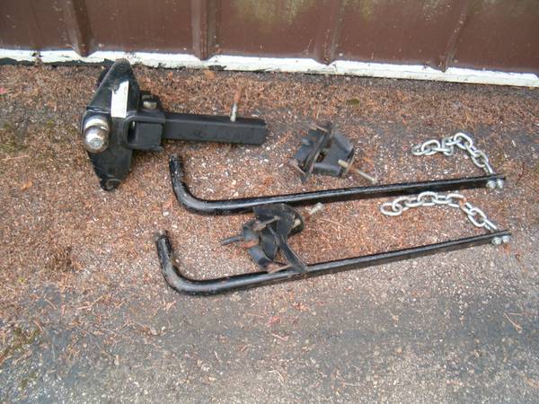 Weight Distribution Hitch. 1