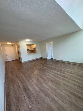 $2,975 / 2br - 2 Bed, 1 Bath, Heat & Hot Water Included! (East Boston)63839293437315122