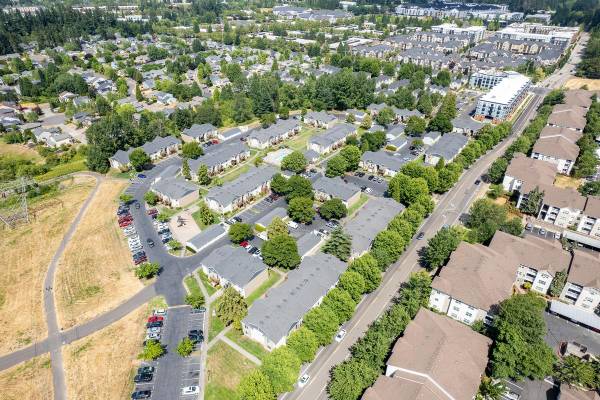 $1,356 / 1br - 575ft2 - Utilities Included - Water, Sewer, Garbage, Patio/Balcony (Sommerset Weset- Elmonica South neighborhood in Beavert)63831465733635122