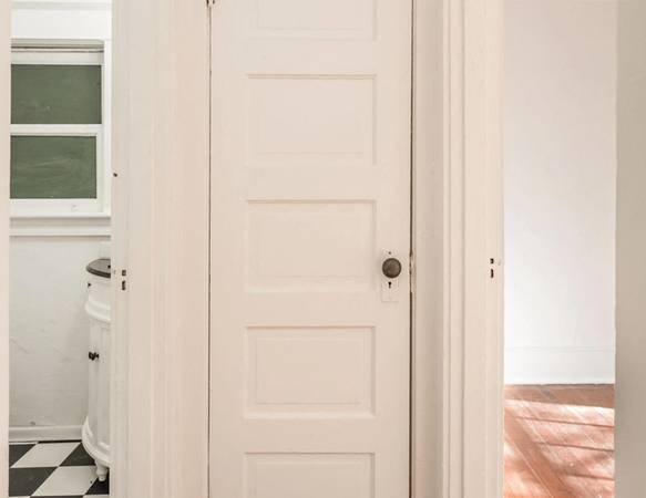 $1,299 / 1br - Convenient Downtown Location- Minutes to Everything, Historic Building (Slabtown)63956353793027121