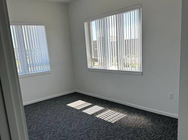 $1,268 / 1br - 860ft2 - AC, almacenamiento para bicicletas, patio de recreo, calefacción (Cooper Mountain)63831252151425123