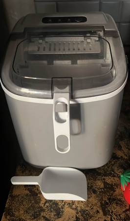 Countertop Ice Maker 1