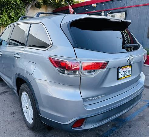 2015 Toyota Highlander LE - $15,99563440496685315122