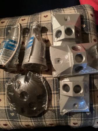 Steel City Thomas Betts Lamp holder & Covers EACH 1