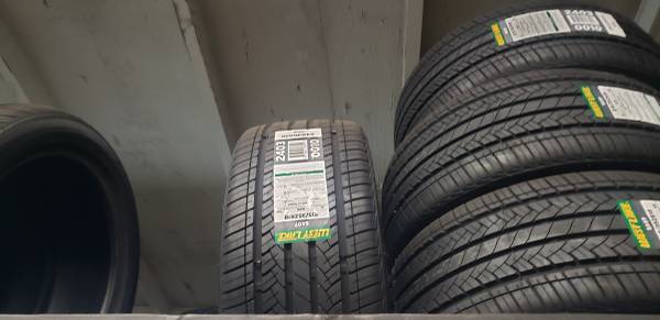 2153518 New Tire 215/3518 1