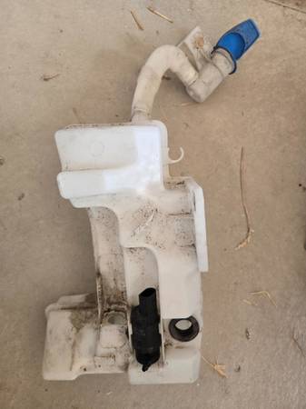 OEM 2012–2022 Volkswagen Windshield Washer Fluid Reservoir with Pump 1