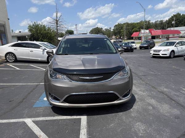 Furgoneta Mini Chrysler Pacifica Touring L 2017 de 4 puertas - $12,999 (Belton)63621947541763122