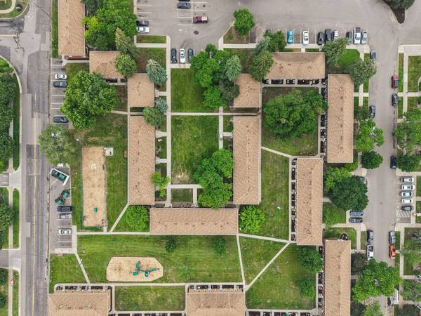 $1,245 / 1br - 605ft2 - Durable Flooring, Laundry Facility on Site, 1 BD (1301 MN-7, Hopkins, MN)63797857473411124