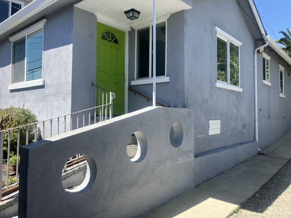 $3,300 / 3br - 1100ft2 - 3 bed/2 bath House in Oakland's Allendale Neighborhood close to 580 (oakland hills / mills)64017517658754121