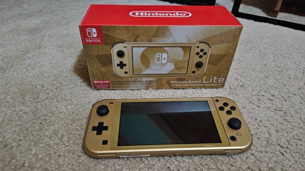 Nintendo Switch Lite, Echos of Wisdom Special Edition 1