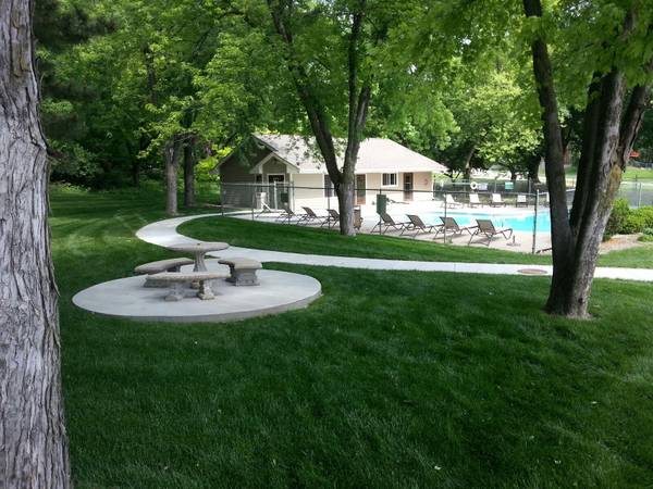 $1,185 / 2br - 984ft2 - Apply now! Get approved now! Move in Soon!63681660113923124