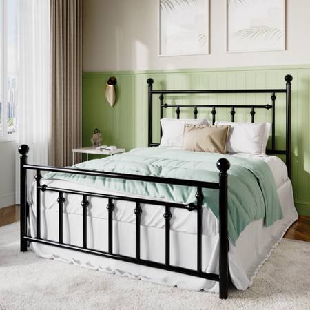 Queen Size Metal Platform Bed Frame with Victorian Vintage Headboard, Black 1