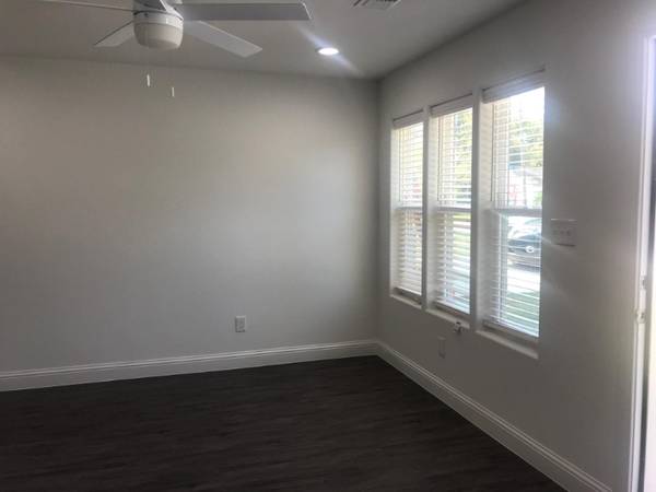 $1350.00 / 2br - 915ft2 - 2 Dormitorios 2 Baños con Cocina y Área de Estar63656599879939121